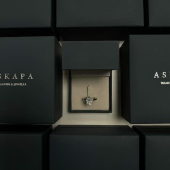 A beautiful 3.50 ct |
Cut Diamond Set In 14K Yellow Gold.